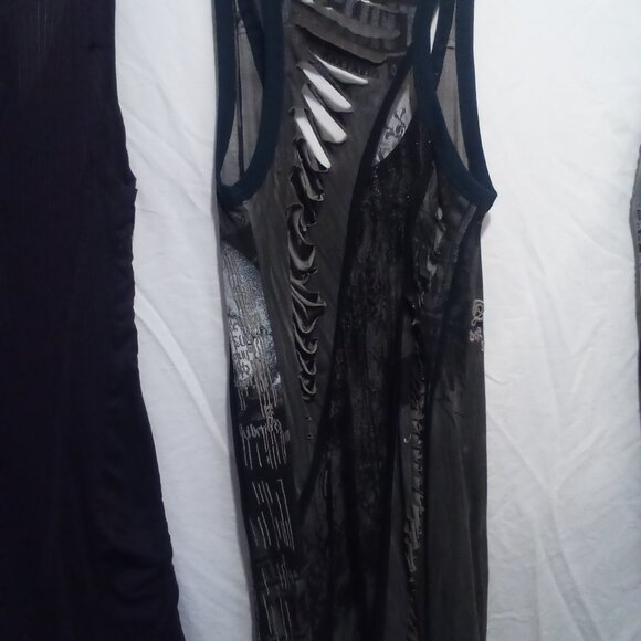 Salvage Dresses - Picture 2 of 7